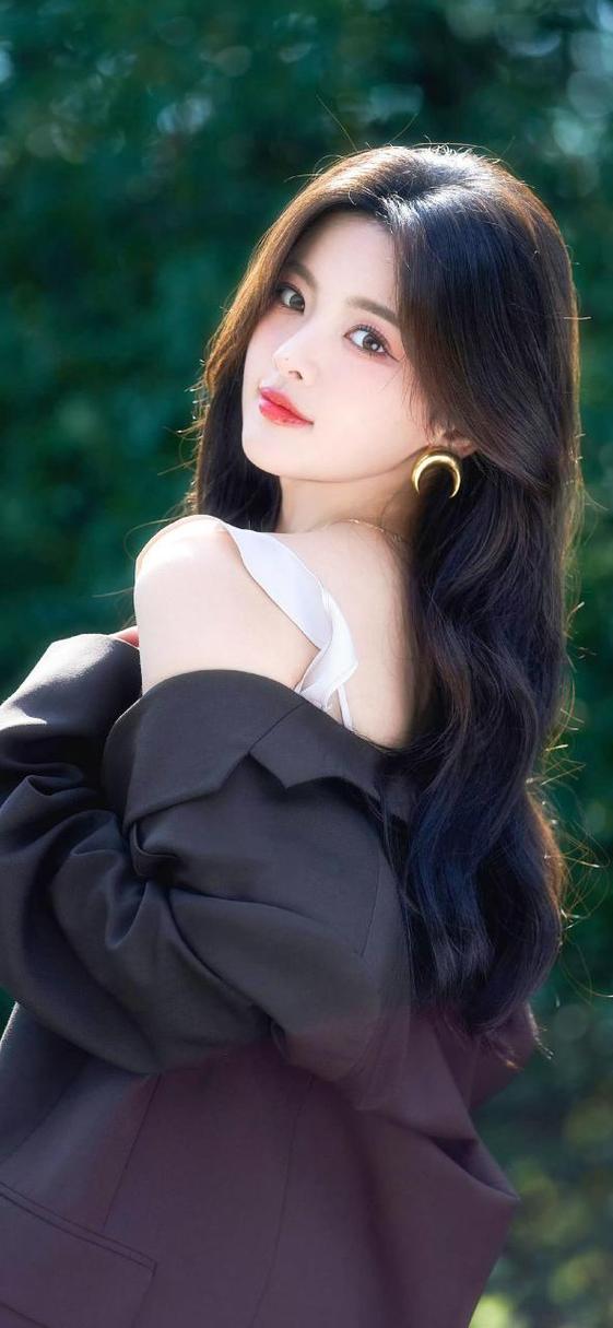 洗澡间男女吻胸抓胸激烈视频