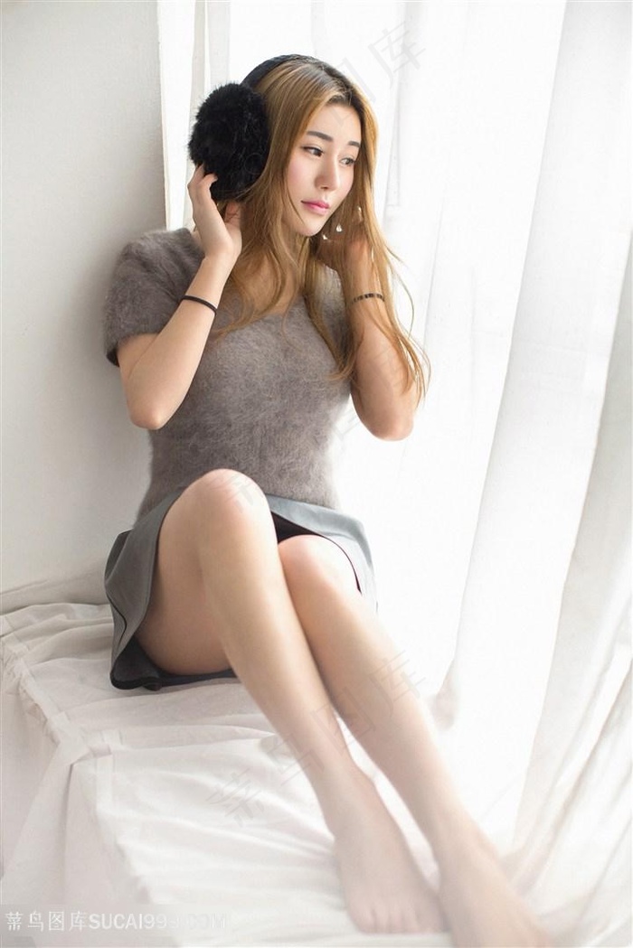 我被三个美女捆绑穿丝袜故事